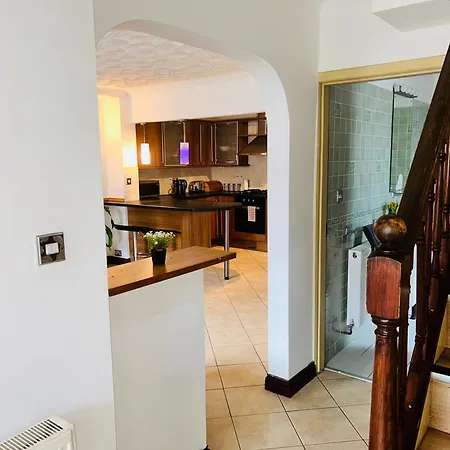 Semesterbostad The Portuguese 3 Bedroom House & By Altoluxoexperience Short Lets & Serviced With Free Parking Bristol