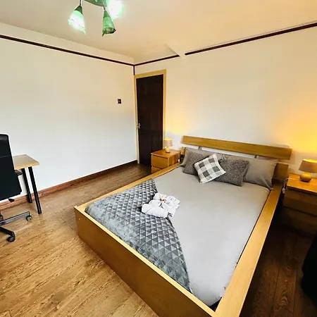 The Portuguese 3 Bedroom House & By Altoluxoexperience Short Lets & Serviced With Free Parking Semesterbostad Bristol