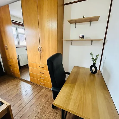 The Portuguese 3 Bedroom House & By Altoluxoexperience Short Lets & Serviced With Free Parking