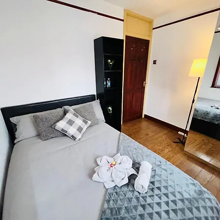 The Portuguese 3 Bedroom House & By Altoluxoexperience Short Lets & Serviced With Free Parking בית נופש
