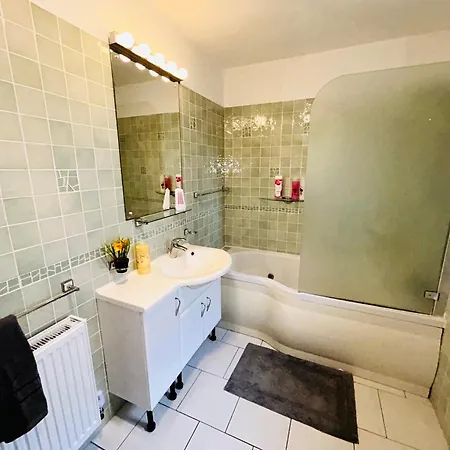The Portuguese 3 Bedroom House & By Altoluxoexperience Short Lets & Serviced With Free Parking Будинок відпочинку *
