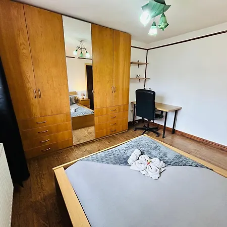 The Portuguese 3 Bedroom House & By Altoluxoexperience Short Lets & Serviced With Free Parking בית נופש
